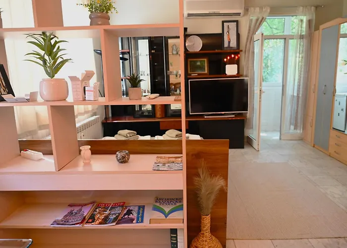 Urban Oasis Apartment Sofia